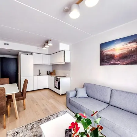 Mai 71 Johanna Suvekorter Apartment